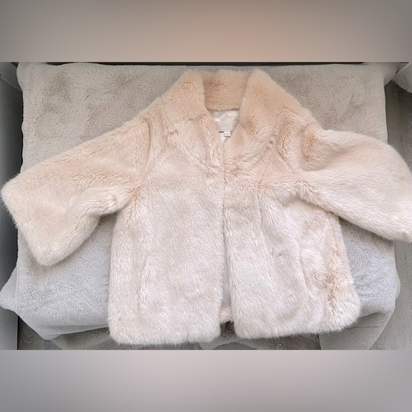 Donna Salyer’s Faux Fur Jacket in light blush pink & white interior - size Large - Picture 7 of 10